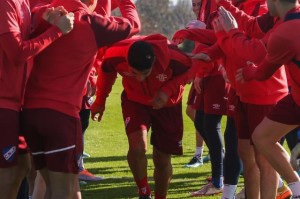 开云体育app官网-贵为苏牙 加盟乌拉圭民族第一次训练也挨队友巴掌